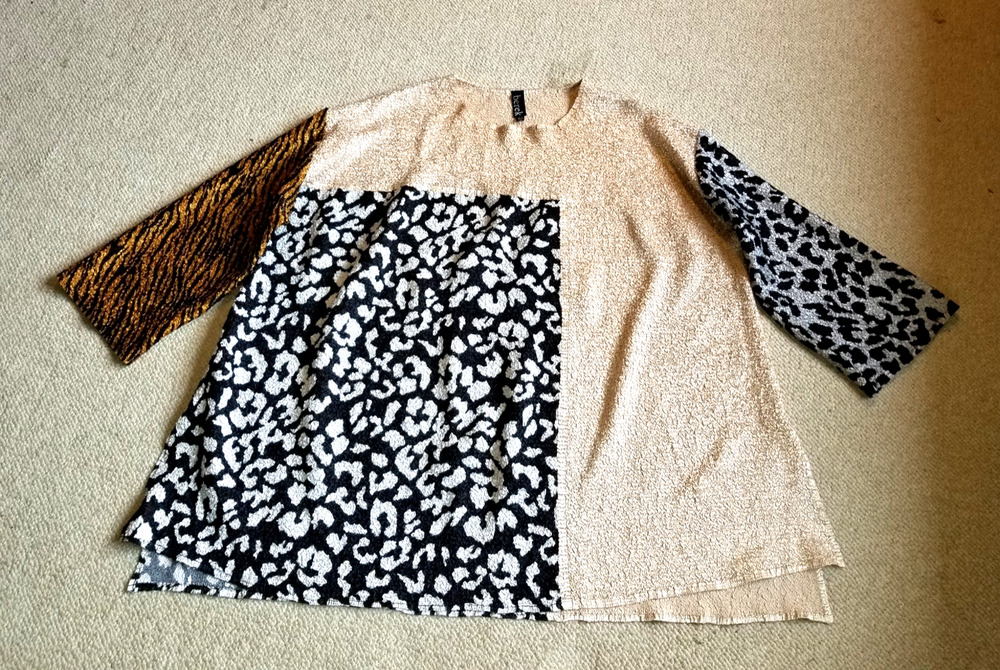 Womens Top-BEREK-beige/black/white animal print crinkle Artsy tunic 3/4 sl-18/20